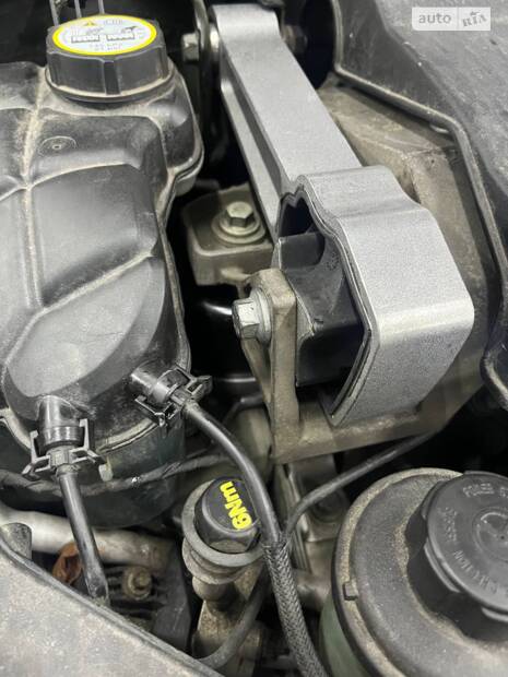 Обслуговування Volvo S60 2010 року, плановий сервіс на QUEEN AUTO