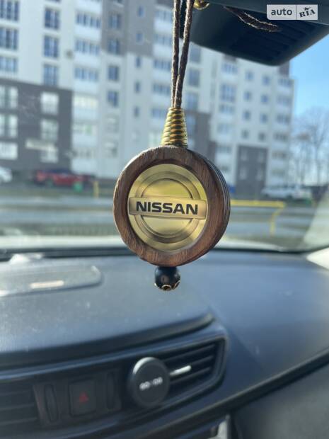 Пахучка Nissan з Яремче
