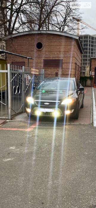 LED лампа в лінзу