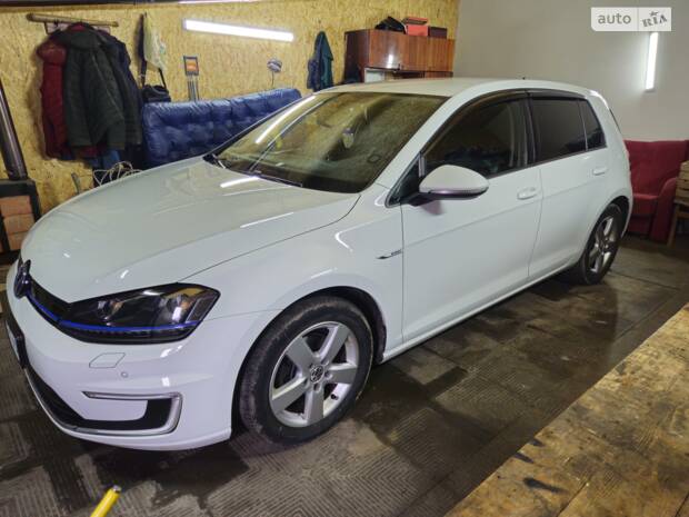 Volkswagen e-Golf 2016