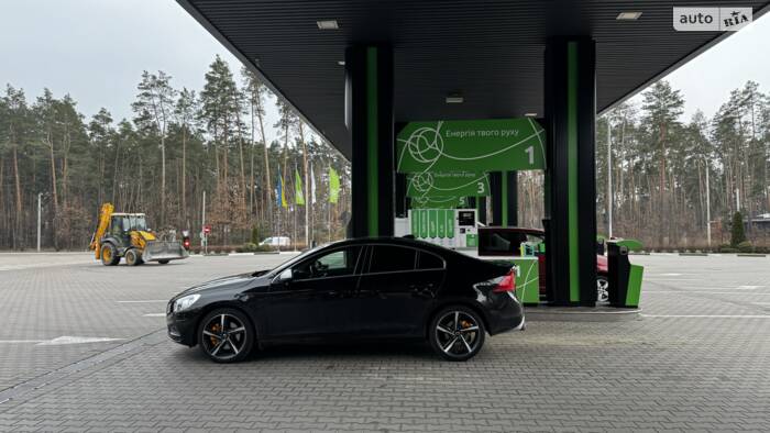 А де ви заправляєтесь, на якій заправці та яке паливо? (WOG, OKKO, SOCAR чи UPG)