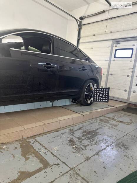 Плановий 3D розвла-сходження у Павла на Volvo S60 на літніх дисках