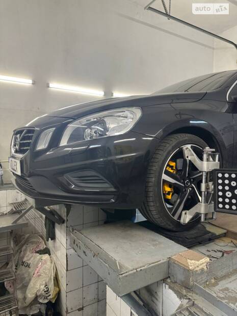 Плановий 3D розвла-сходження у Павла на Volvo S60 на літніх дисках