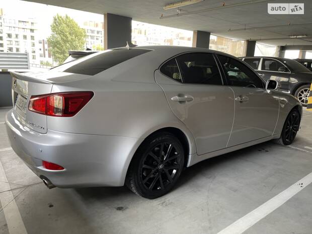 Lexus IS 2011