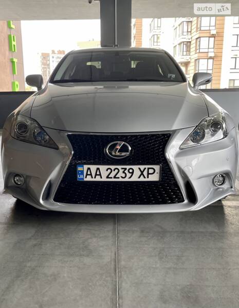 Lexus IS 2011