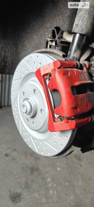 Заміна кастомних колодок та гальмівних дисків 