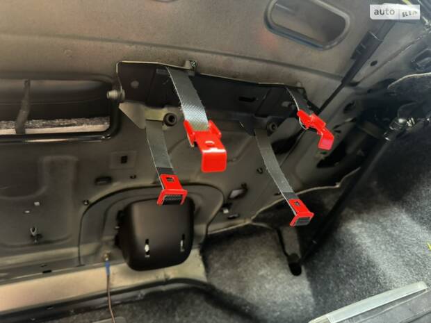 Кнопка ESP + дрібниці в багажник