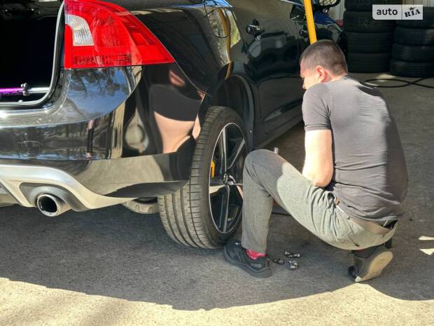 Датчики тиску шин на Volvo S60 P3 – я їх переміг, ура 