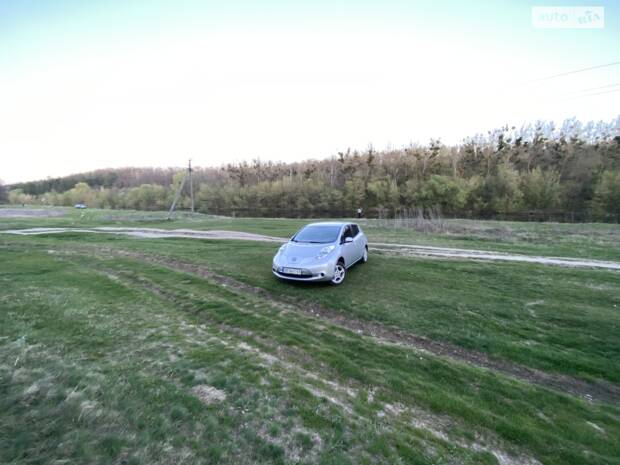 Nissan Leaf 2011