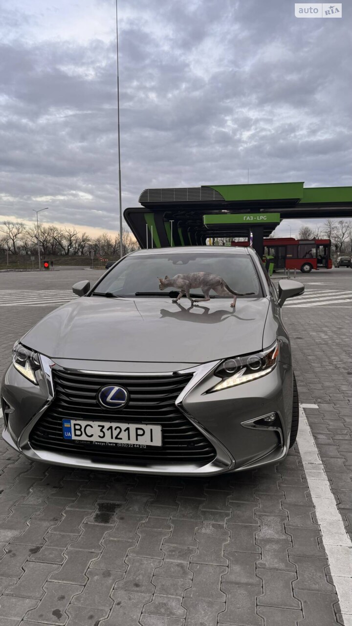 Lexus ES 2018