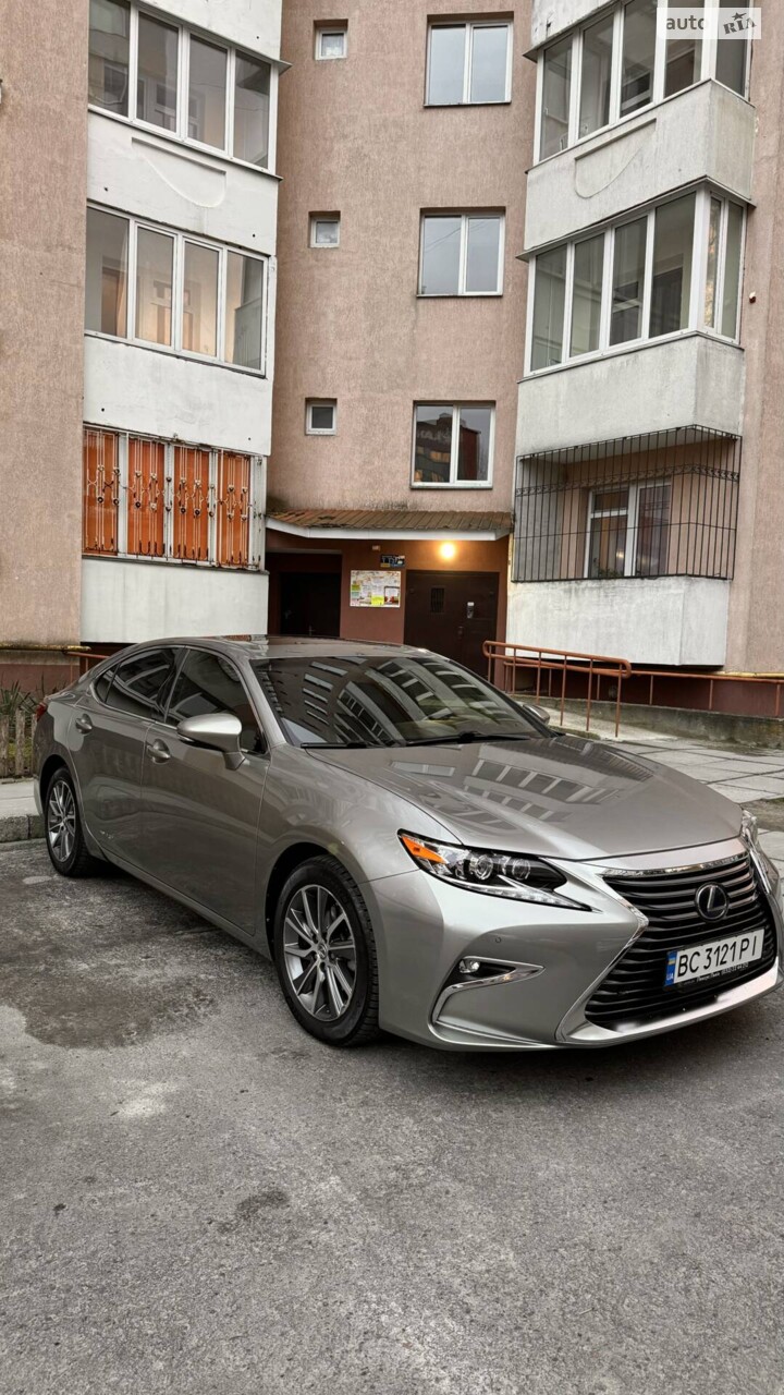 Lexus ES 2018