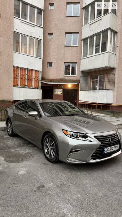 Lexus ES 2018