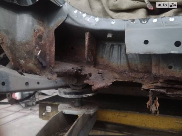 Хронологія ч.3, Перше відвідування кузовного ремонту, інтимне знайомство з цим Ржавою Японією :)