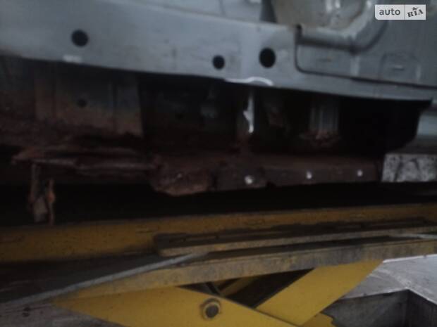 Хронологія ч.3, Перше відвідування кузовного ремонту, інтимне знайомство з цим Ржавою Японією :)