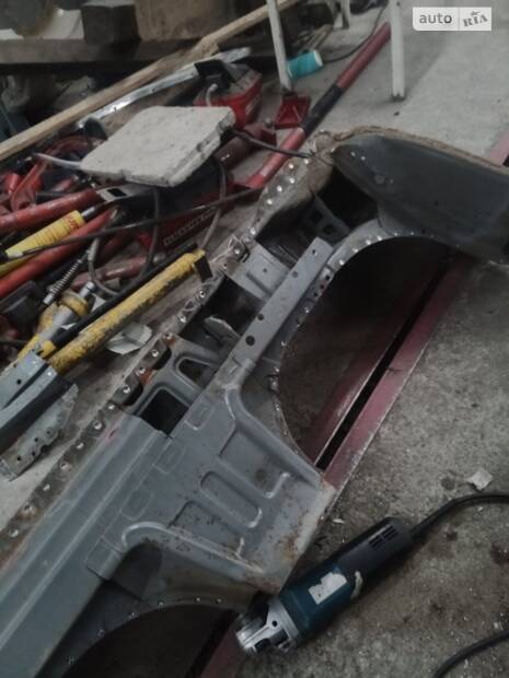 Хронологія ч.3, Перше відвідування кузовного ремонту, інтимне знайомство з цим Ржавою Японією :)