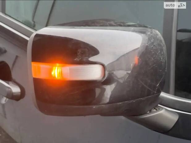 Замінив штатні повторювачі поворотів у дзеркалах