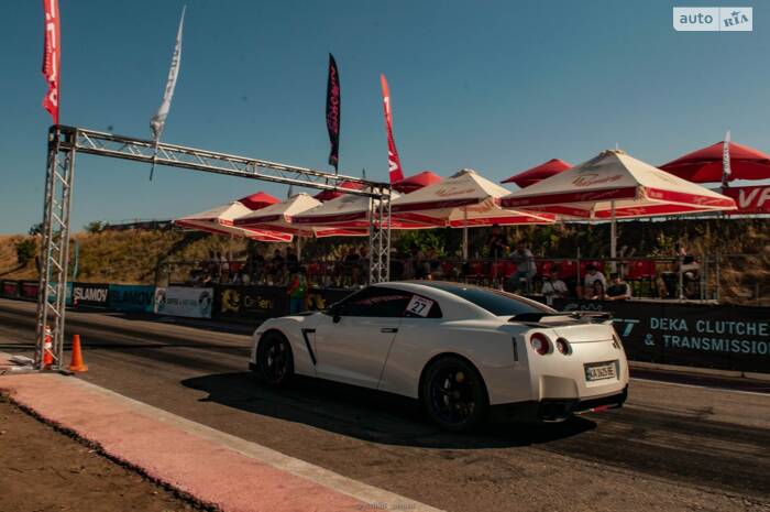 Расклеил пленку