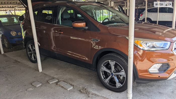 Пів року в Одесі, або до такого Ford Escape не був готовий