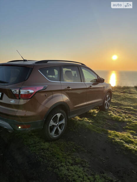 Пів року в Одесі, або до такого Ford Escape не був готовий