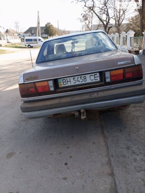 Mazda 929 1987