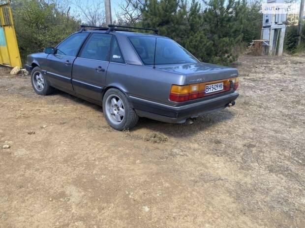 Audi 200 1988