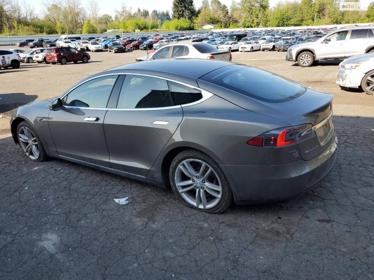Tesla Model S 2015