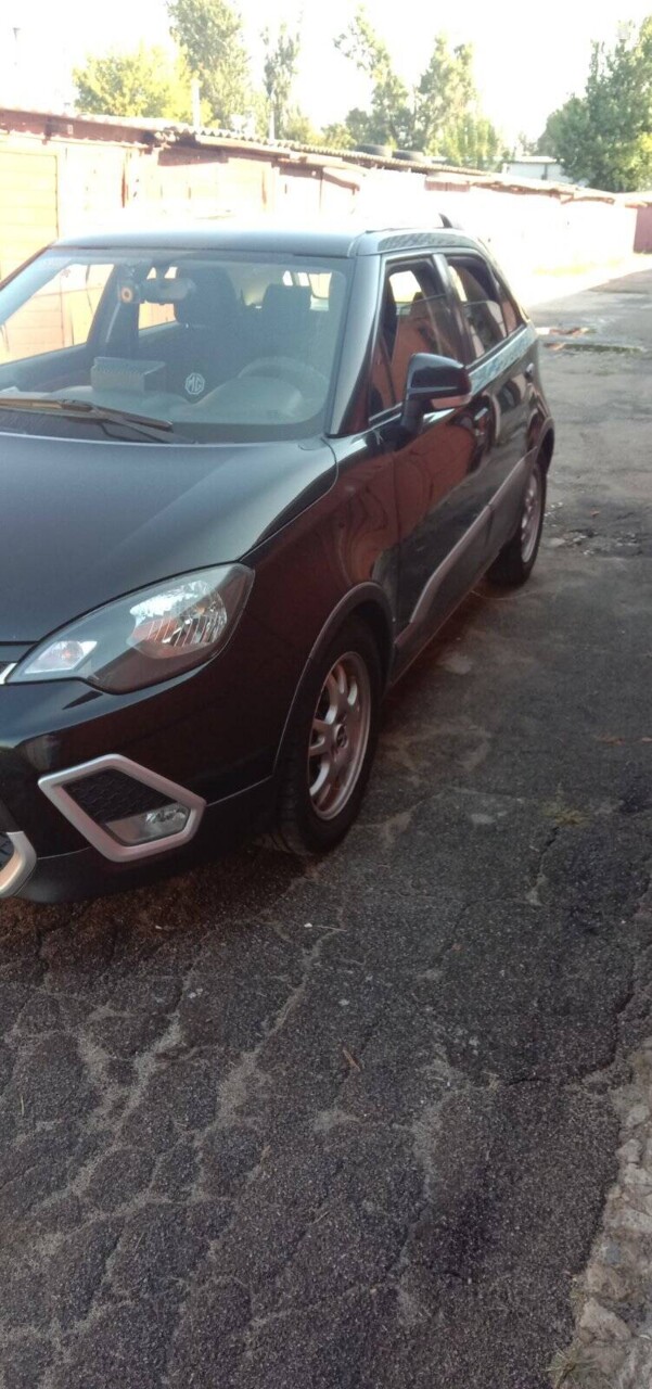 MG 3 Cross 2014
