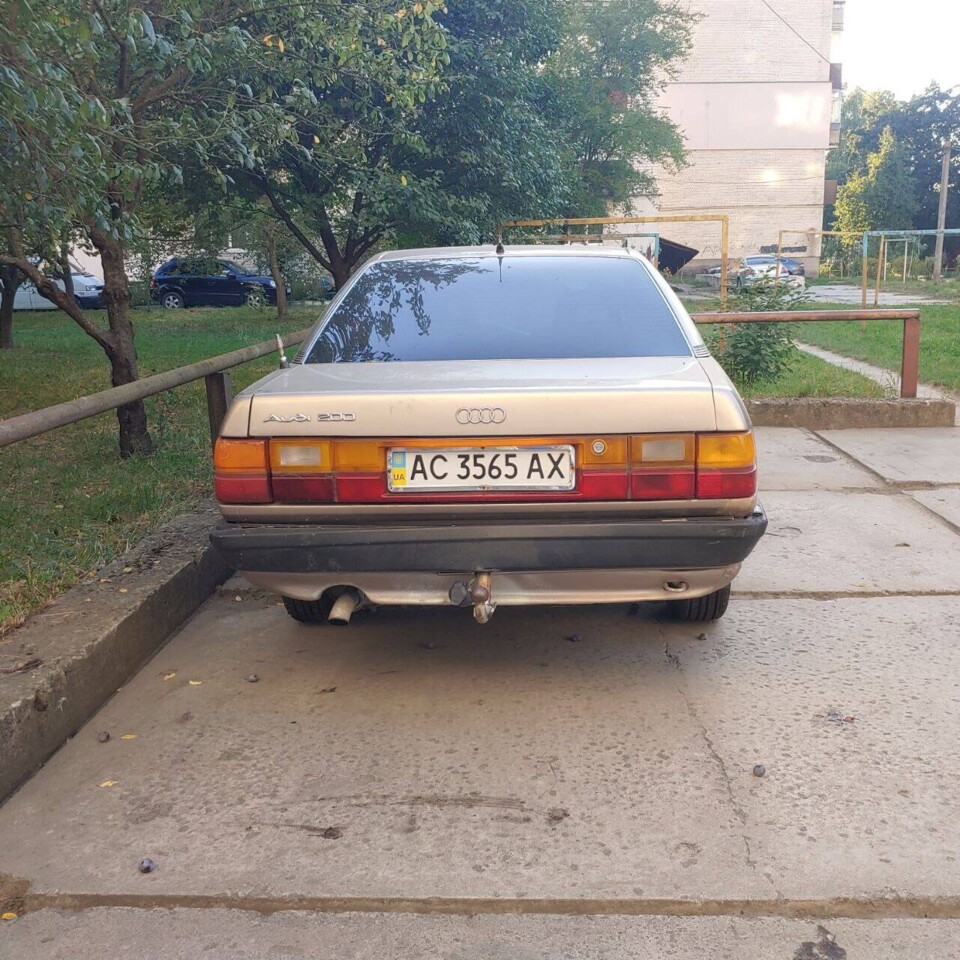 Audi 200 1988
