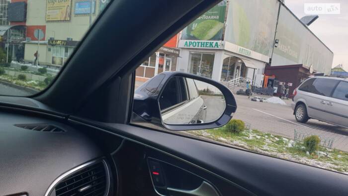 Нові ключі та заміна правого дзеркала.