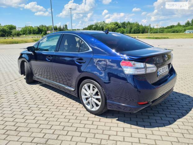 Lexus HS 2011