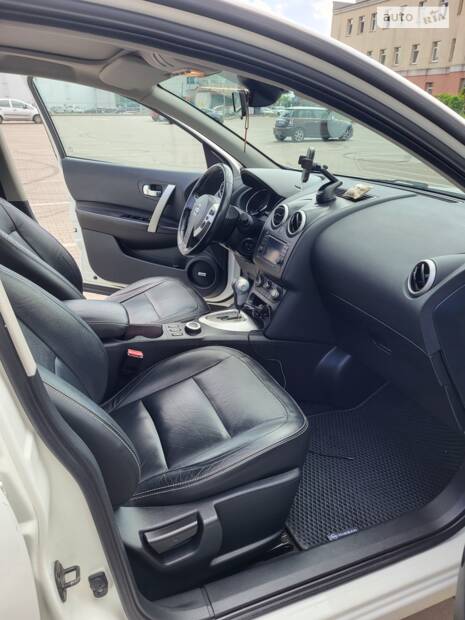 Прибирання, поліровка та нанесення рідкого скла