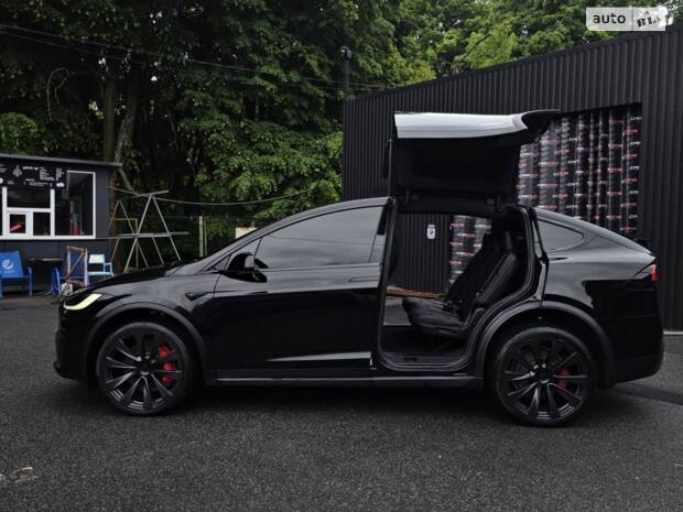 Tesla Model X 2022