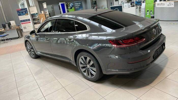 Колеса зимові є у комплекті. А також фірмова докатка