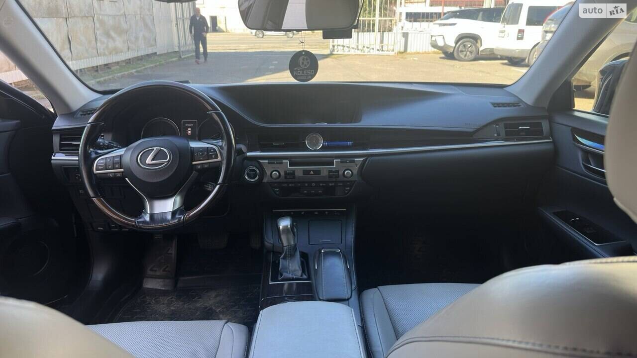 Lexus ES 2017