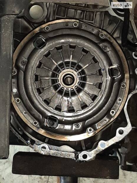 Ремонт двигуна, заміна зчеплення
