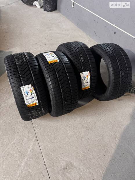 Зимова гума Pirelli