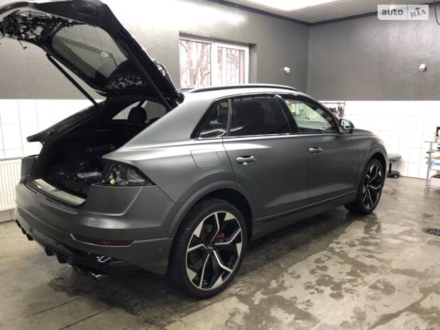 Audi Q8 'First'