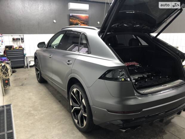 Audi Q8 'First'