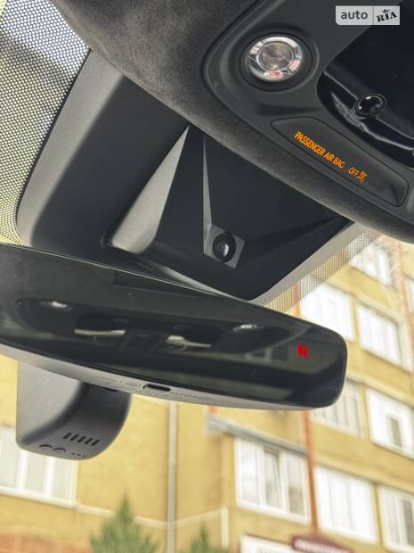 Про відеореєстратор і чому інколи «штат» — не найкращий варіант