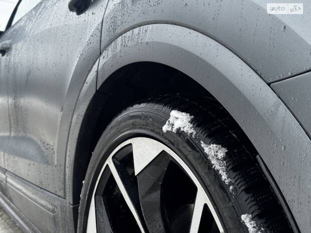 Спортивні пружини H&R на Audi Q8