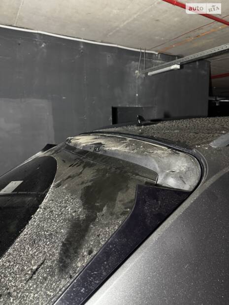 Задній спойлер в стилі RS Q8