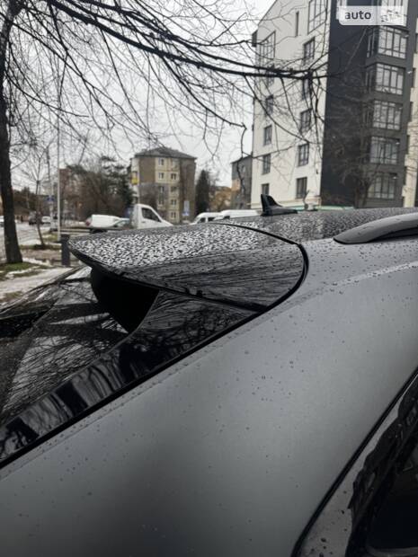 Задній спойлер в стилі RS Q8