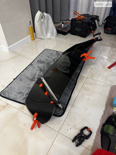 Задній спойлер в стилі RS Q8