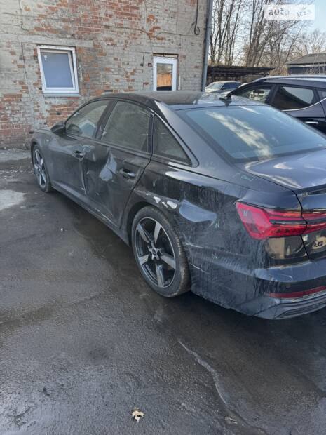 Вітаємо в Україні