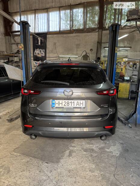 Одне з Найкращих авто це Mazda CX5 Signature