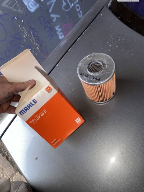 Замінив масло