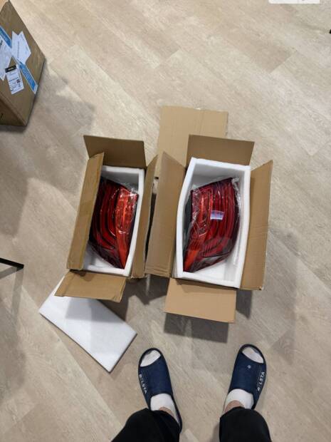 Задні оранжеві повороти 