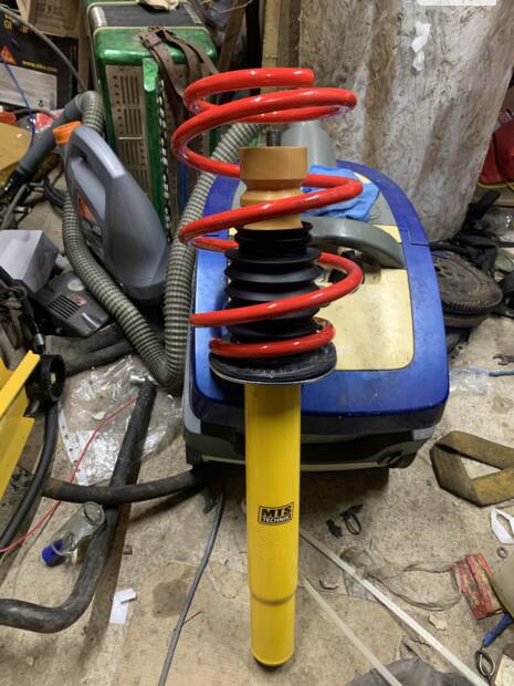 Встановлення комплекту заниження MTS Technik (стійкі і пружини)