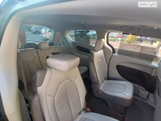 Chrysler Pacifica 2017