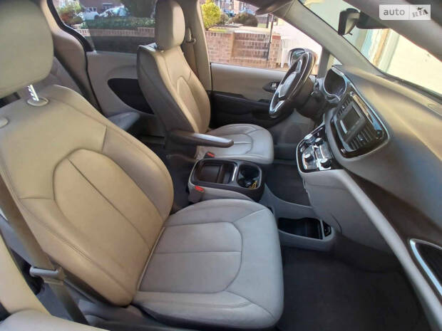 Chrysler Pacifica 2017